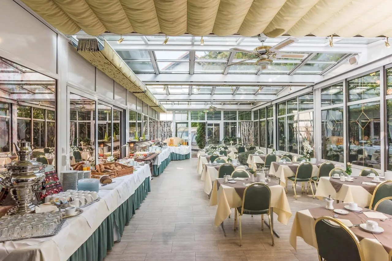 Hotel Am Schlosspark Ismaning 4*,  Germany